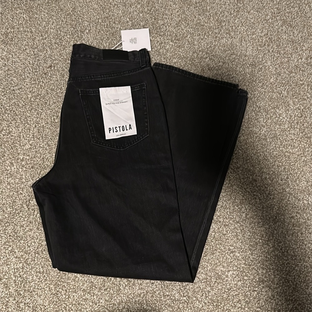 Pistola NWT Cassie Super High Rise Straight in Night Shade Distressed size 31